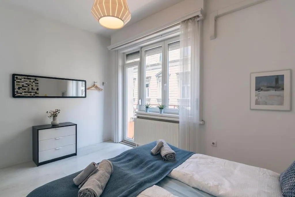 Center Apartment, Style, Best Location, Ac, Balcony Budapest Apartment